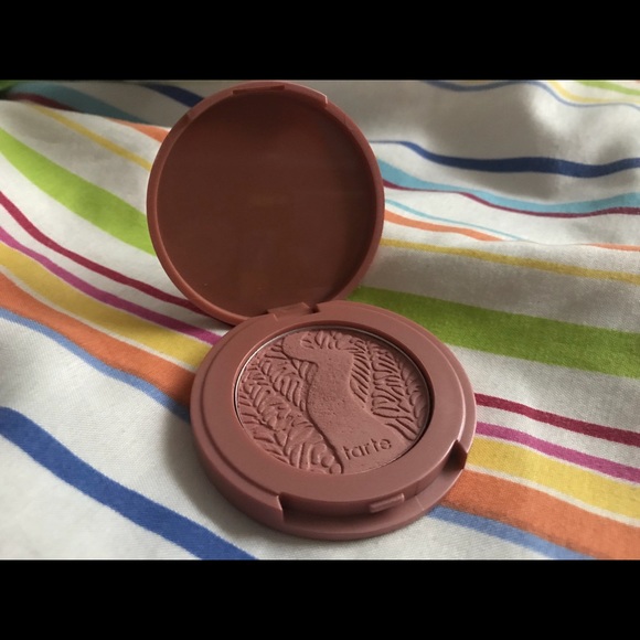 Tarte blush - Picture 3 of 4